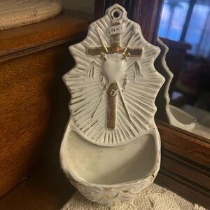 ANTIQUE Vintage Porcelain Holy Water Font Stoup Crucifix Faith White Gold Cross